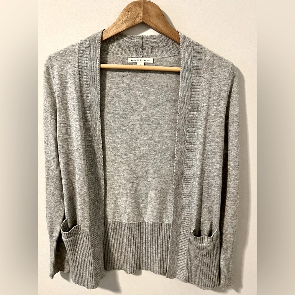 Banana Republic Cardigan w/ pockets